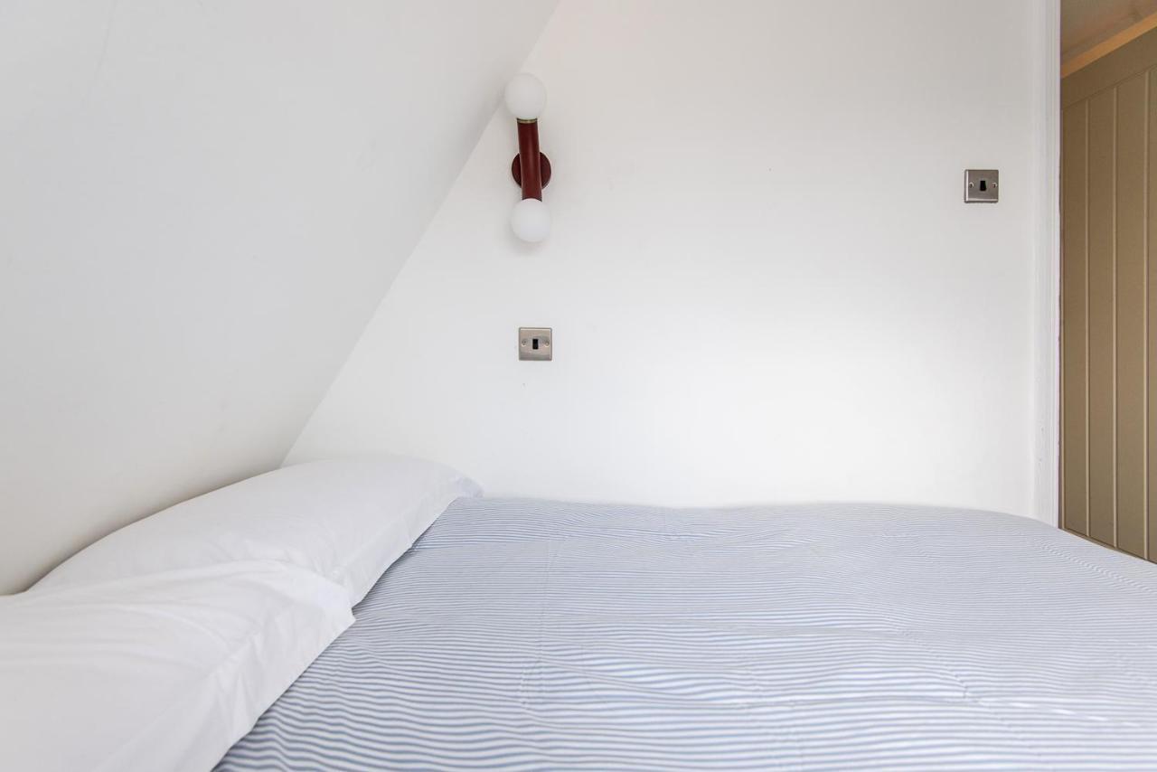 Central One-Bedroom, 99 Steps To The Sea Brighton Ngoại thất bức ảnh